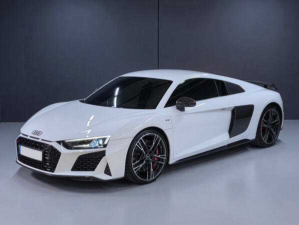 아우디 R8 5.2 V10 퍼포먼스 쿠페 아우디 R8 5.2 V10 퍼포먼스 쿠페