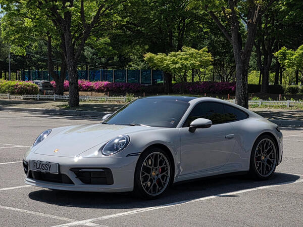 포르쉐 911 (992) 카레라 4S